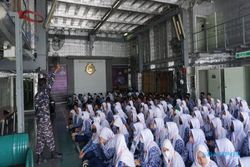 Perkaya Wawasan, SMP Batik Surakarta Studi Tour ke Monjaya dan Bali