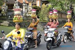 Potret Parade 1.000 Perempuan Berkebaya di Bali, Kampanyekan Kebaya jadi WBTB