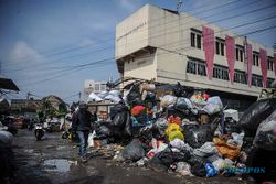 Akses ke TPA Sarimukti Licin dan Berlumpur, Sampah di Bandung Menumpuk