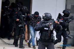 TNI Polri Gelar Simulasi Penanggulangan Teror Jelang KTT G20 di Bali