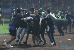 Laga Arema FC Vs Persebaya Ricuh, Sejumlah Suporter Dikabarkan Meninggal Dunia