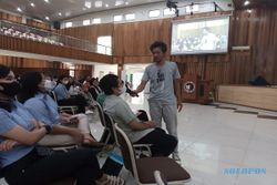 Solopos Goes to Campus: Menciptakan Ide Kreatif ala Sutradara Bakar Production