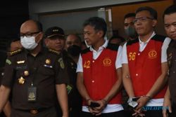 Brigjen Hendra Kurniawan Cs Tampil dengan Tangan Diborgol di PN Jaksel