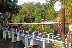 Ikut Jaga Ekosistem Sungai, BRI Peduli Bersih-Bersih Kali Senjoyo Semarang