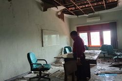 Atap 5 Ruangan di Gedung DPRD Sragen Ambrol Akibat Angin Kencang
