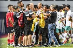 Keren! Timnas U-17 Indonesia Berikan Jersey Latihan untuk Suvenir Tim Palestina