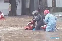Hujan Deras, Kali Beringin di Semarang Meluap