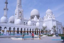 Spesifikasi Masjid Raya Sheikh Zayed di Solo: Punya 82 Kubah Bergaya Maroko