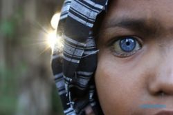 Fenomena Langka, Orang-Orang Bermata Biru dari Indonesia