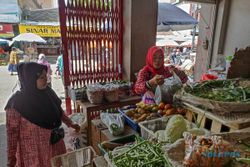 Hujan, Bakul Sayur dan Kebutuhan Pokok di Sukoharjo Sambat Penjualan Turun