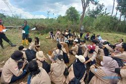 Perhutani Surakarta Bimbing 75 Mahasiswa UNS dalam Praktikum Pengelolaan Hutan