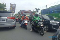 Padat! Jalan Utama hingga Jalur Tikus Kartasura Penuh Bus Muktamar Muhammadiyah