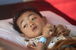 Potret Azka, Bocah Selamat Usai 2 Hari Terjebak Reruntuhan Akibat Gempa Cianjur