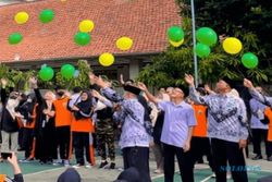Meriahkan Hari Guru Nasional, SMP Batik Surakarta Lepas 36 Balon Harapan