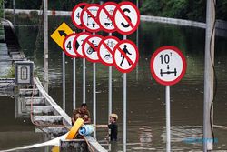 Terendam Banjir, Akses Jalan Tol Jakarta-Tangerang KM 26 Putus
