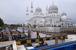 PPMI Assalaam Sukoharjo: Arah Masjid Raya Sheikh Zayed Solo Sesuai Kiblat