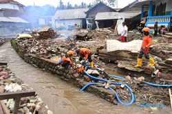 Lokasi Sulit Dilalui Alat Berat, Begini Penanganan Pasca Banjir di Banyuwangi
