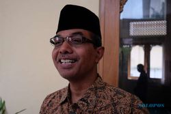 Jelang Pernikahan Kaesang, Utusan Keluarga Jokowi Datangi KUA Banjarsari Solo