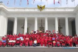 Presiden Jokowi Serahkan Bonus Rp309 Miliar bagi Atlet Paragames XI