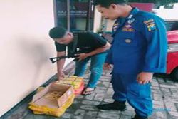 Polda Jatim Gagalkan Pengiriman 5.000 Detonator Bom di Situbondo