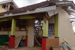 Gedung Sekolah Runtuh saat Gempa Cianjur, 12 Siswa Terluka