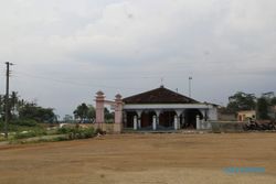 Masjid di Ngawen Klaten Kokoh Berdiri Sendiri di Tengah Proyek Tol Solo-Jogja