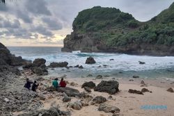 Pesona Pantai Sembukan Wonogiri, Bisa Untuk Wisata Religi