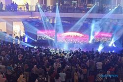 Sorak Sorai Penonton Meriahkan Konser Melly Goeslaw di The Park Mall Solo Baru