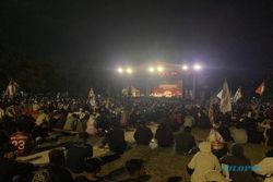 HUT Persis Solo: Ribuan Suporter Penuhi Mangkunegaran, Berselawat