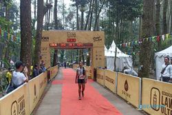 Pelari Putri Bandung Juara I Jarak 50 Km di Siksorogo Lawu Ultra Karanganyar