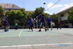 Mantap! Tim Bola Voli SMP Batik Solo Juarai MKKS Cup 2022