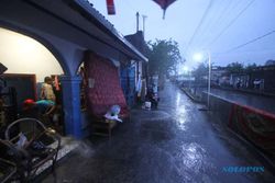Warga Pasar Kliwon Solo Kerap Kebanjiran: Tak Ada Pilihan Selain Bertahan