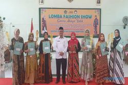 Lestarikan Budaya, Kemenag Sragen Gelar Lomba Fashion Show Gamis Abaya Batik