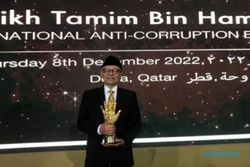 Mantan Wakil Ketua KPK Erry Riyana Terima Penghargaan Antikorupsi dari Qatar