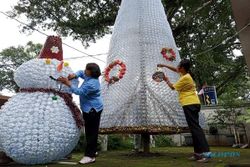 Inspiratif, Gereja di Salatiga Buat Pohon Natal dari Botol Plastik Bekas