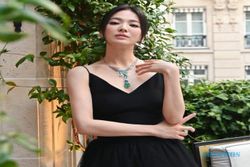 Agensi Minta Maaf atas Kecelakaan Konstruksi Rumah Song Hye Kyo