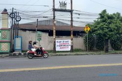 Kunjungi Solo, Anies Baswedan Disambut Spanduk Provokatif di Batas Kota