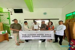 Peduli Sesama, The Sunan Hotel Solo Serahkan Donasi untuk Korban Gempa Cianjur