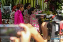 Diawali Menteri Nyirami Kaesang, Presiden Jokowi dan Ibu Negara Terakhir