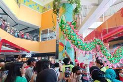 Ribuan Orang Saksikan Barongsai di Solo Grand Mall, Seru tapi Bikin Deg-degan