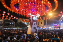 Semarak Lampion Imlek 2023 di Pasar Gede Solo, Ada Avatar hingga Pocong