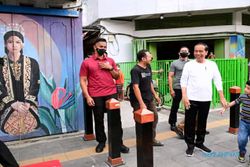 Jan Ethes Dampingi Presiden Jokowi Lihat Mural Kaesang-Erina di Gatsu Solo  