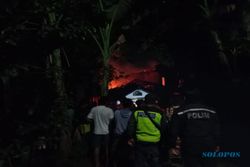 Mesin Pompa Bensin Eceran Korsleting, 2 Rumah Warga di Jambu Semarang Terbakar