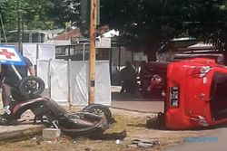 Terlibat Kecelakaan Lalu Lintas di Batuar Sragen, Mobil Daihatsu Ayla Terguling