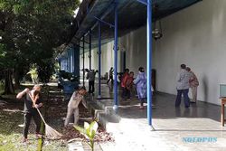 Museum Keraton Solo Dibuka Lagi Besok, Abdi Dalem Resik-Resik