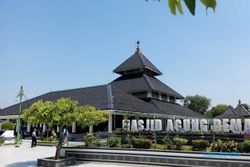 Daftar 5 Masjid Tertua di Pulau Jawa, Nomor 3 Konon Dibikin Hanya dalam 1 Malam