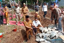 Gedung Dispertan PP Karanganyar Dibangun di Hutan Kota, Pohon Dipindah