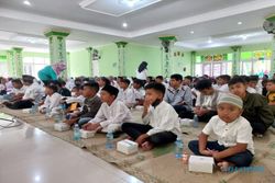 200 Anak Yatim Peroleh Santunan saat Silaturahmi Akbar di Masjid Raya Klaten