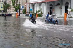 Kota Lama Semarang Banjir saat Tahun Baru, Wisatawan Banyak Cancel Hotel
