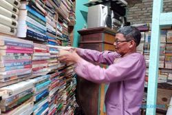 Cerita Penjual Buku Bekas Salatiga, Temukan Lukisan Sukarno hingga Karya Pram